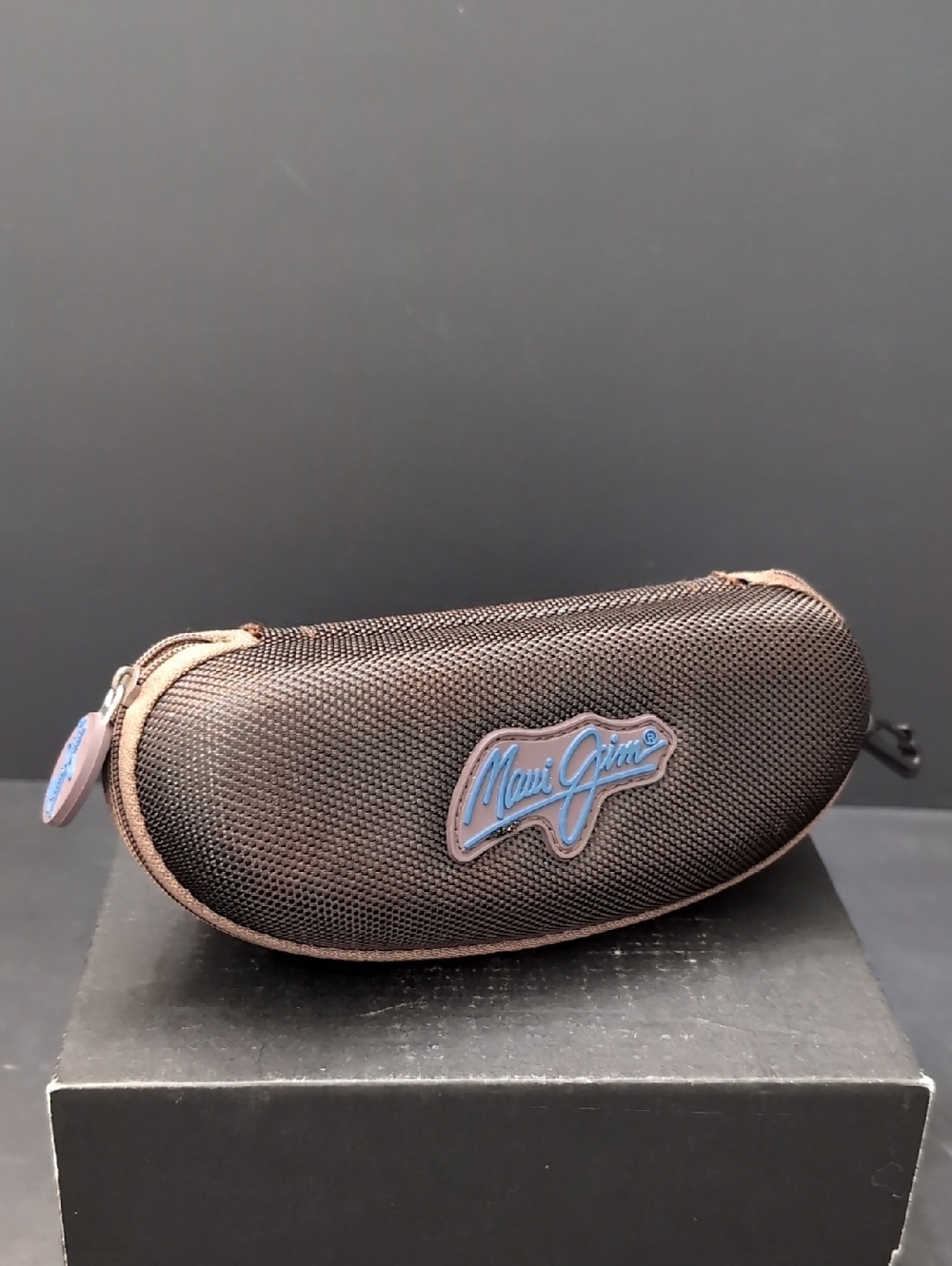 Maui Jim Brown Clamshell Hardcase Zippered Sunglasses Case.